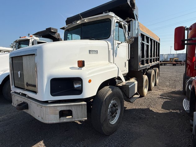 Image for 1998 INTERNATIONAL PAYSTAR 5000 DUMP TRUCK