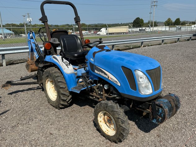 Image for NEW HOLLAND TL24DA TRACTOR W/ BACKHOE