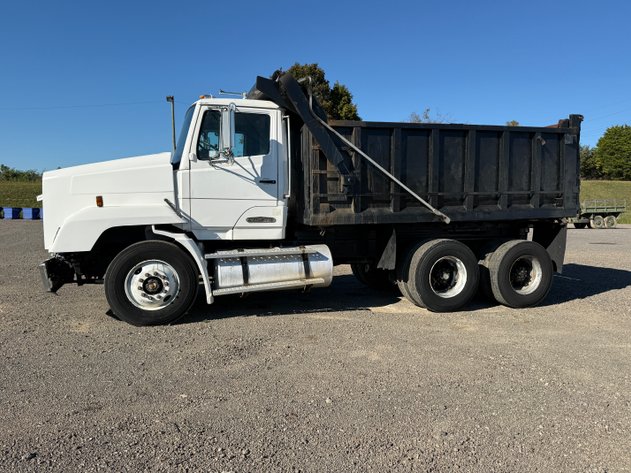 Image for 1990 FREIGHTLINER TANDEM AXLE DUMP TRUCK