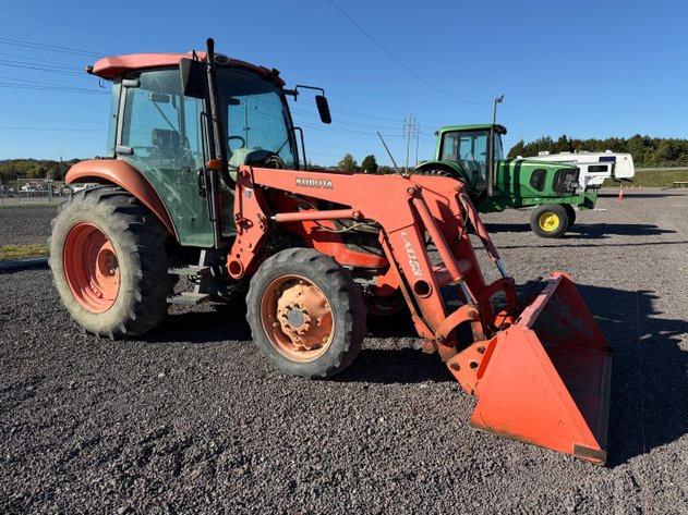 Image for KUBOTA M7040 TRACTOR