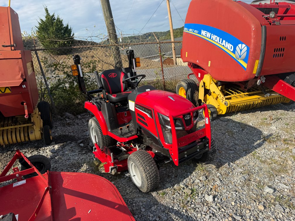 MAHINDRA 1120 TRACTOR