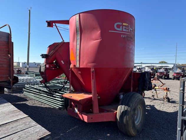 Image for GEHL 170 PULL TYPE GRINDER MIXER