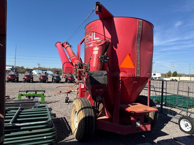 Image for GEHL 170 PULL TYPE GRINDER MIXER