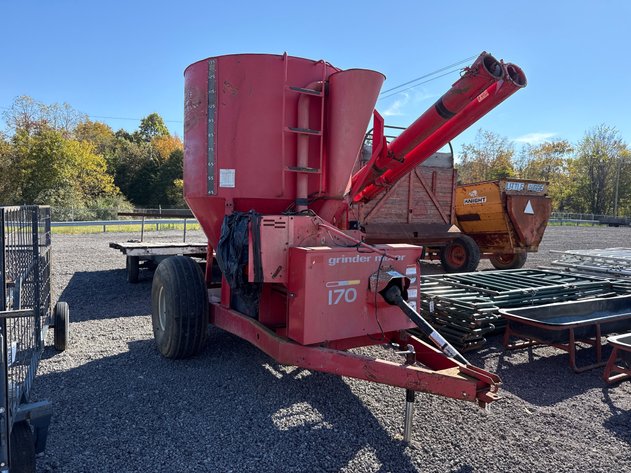 Image for GEHL 170 PULL TYPE GRINDER MIXER