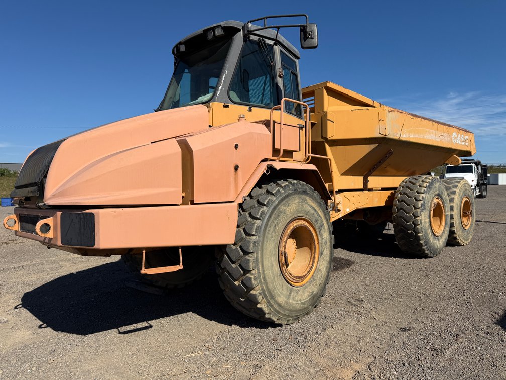 CASE 325B ARTICULATED DUMP TRUCK