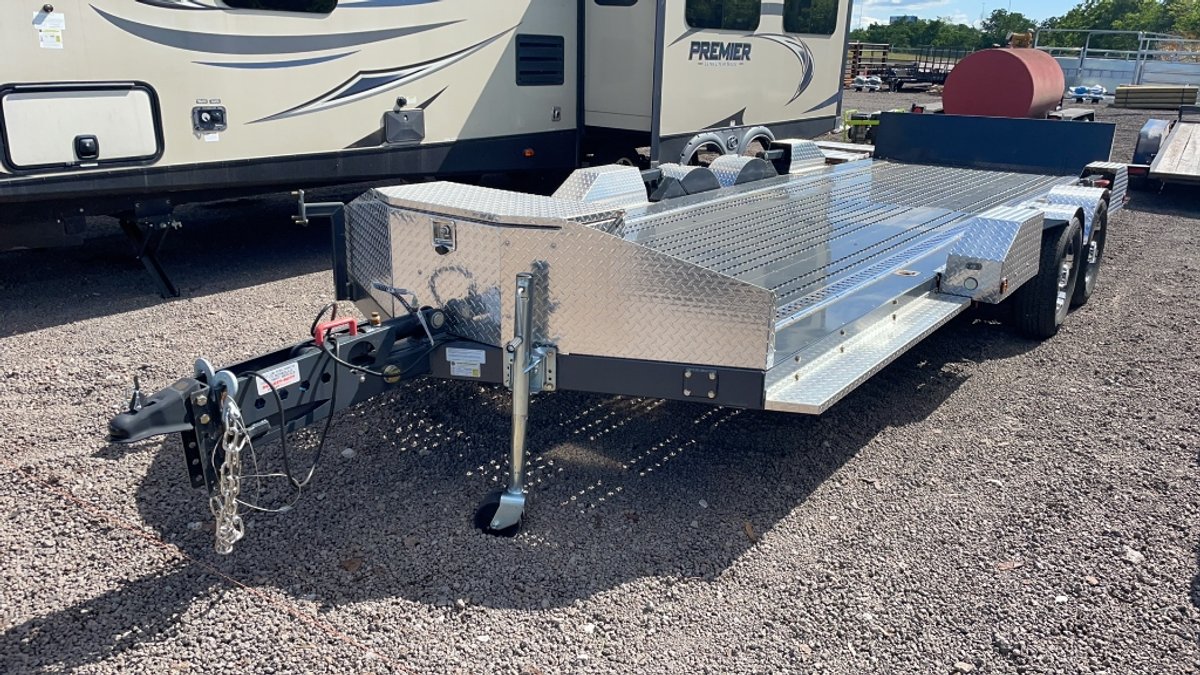2024 HILLCREST 20' BUMPER PULL CAR HAULER