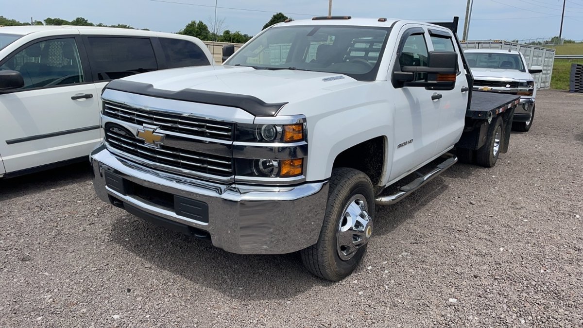 2017 CHEVROLET 3500 HD FLATBED TRUCK