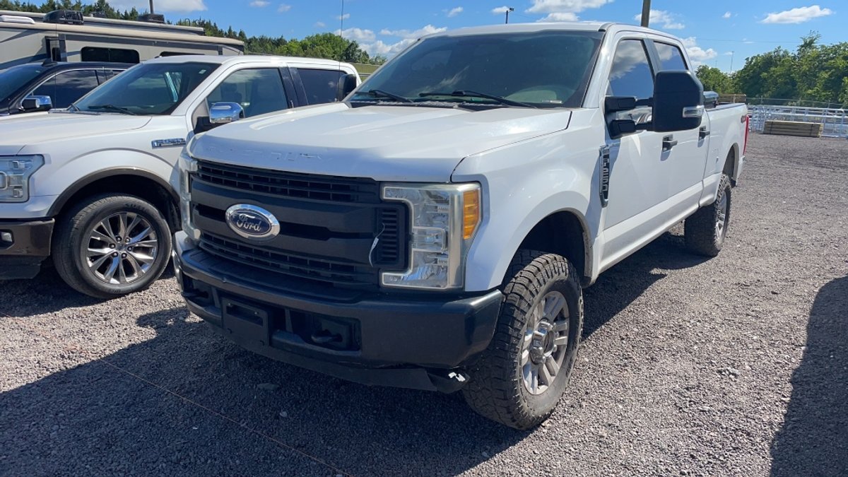 2017 FORD F-250 PICKUP TRUCK