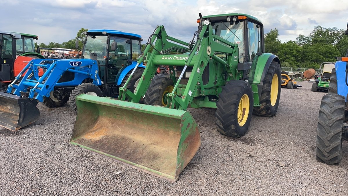 JOHN DEERE 6420 TRACTOR