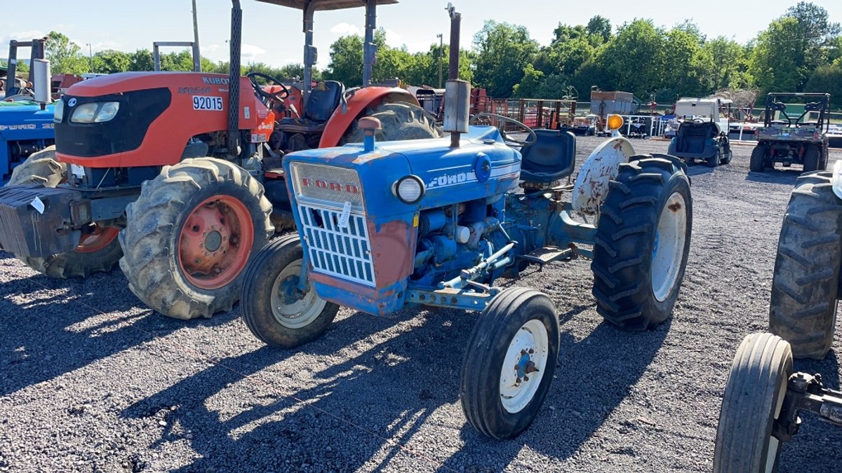 FORD 3000 TRACTOR
