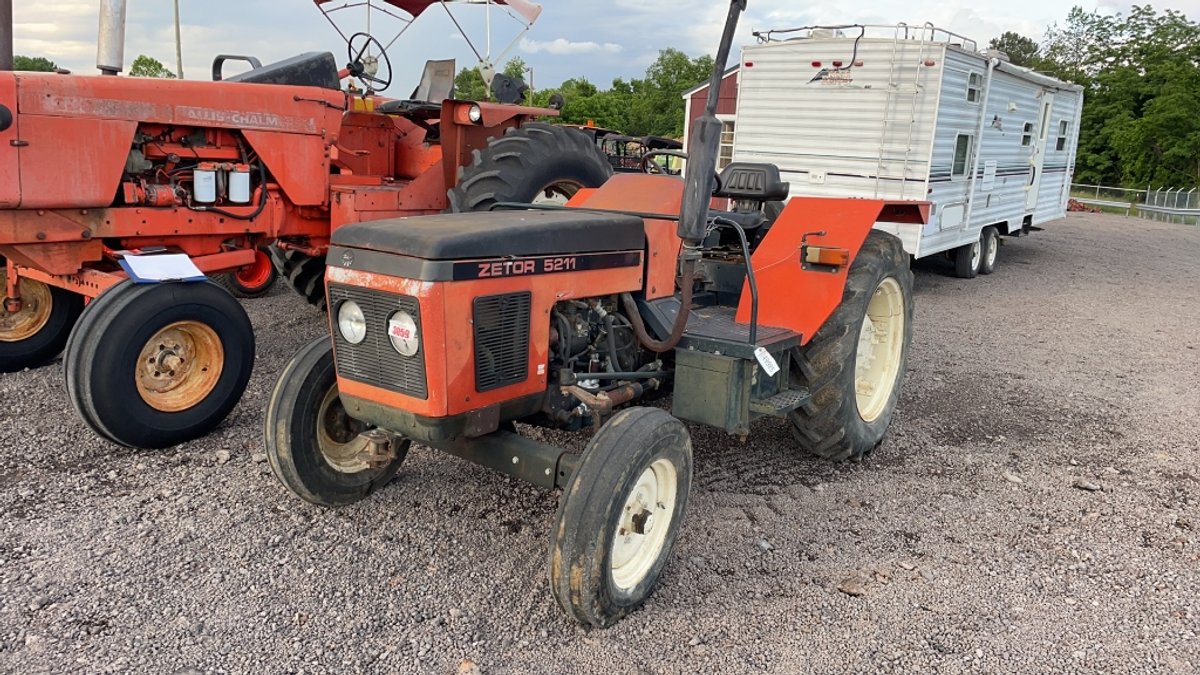 ZETOR 5211 TRACTOR