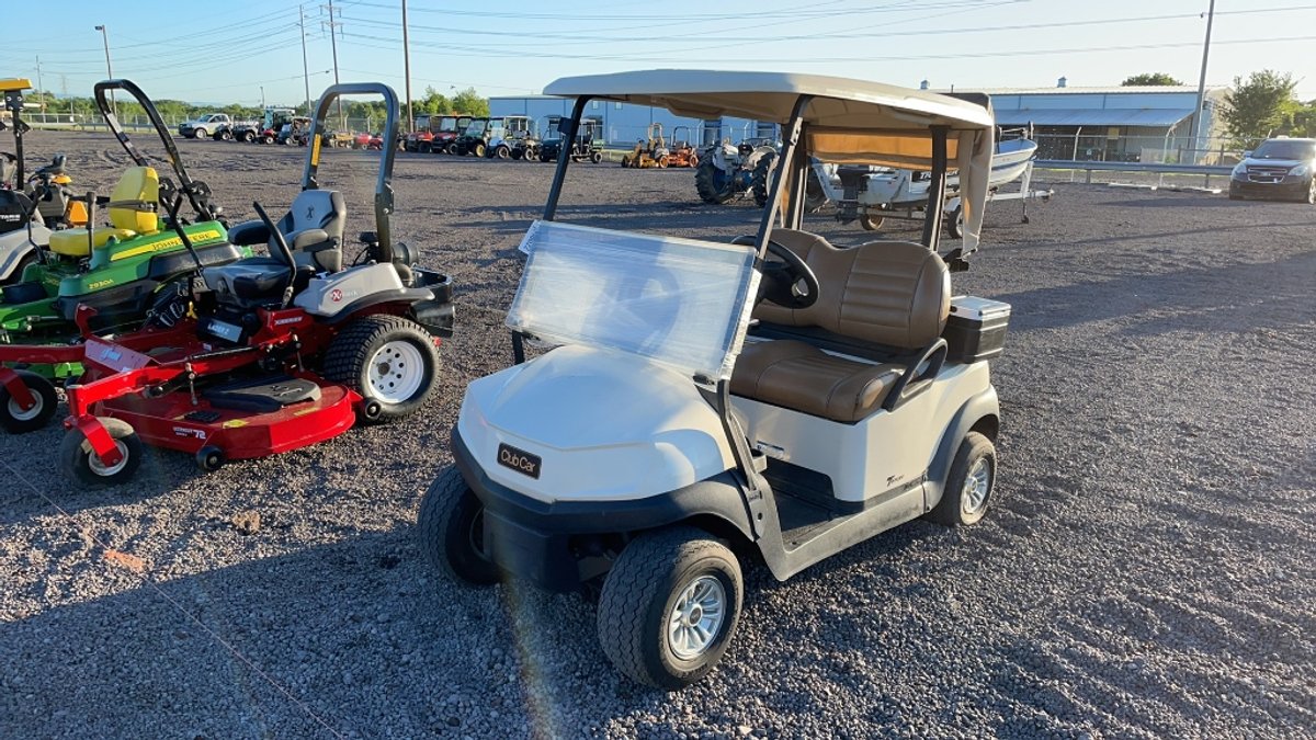 CLUB CAR ELECTRIC GOLF CART