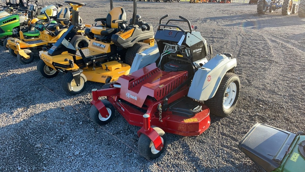EXMARK STARIS STAND ON LAWN MOWER