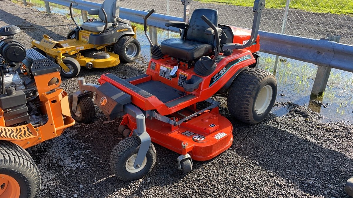 KUBOTA ZD25 ZERO TURN LAWN MOWER