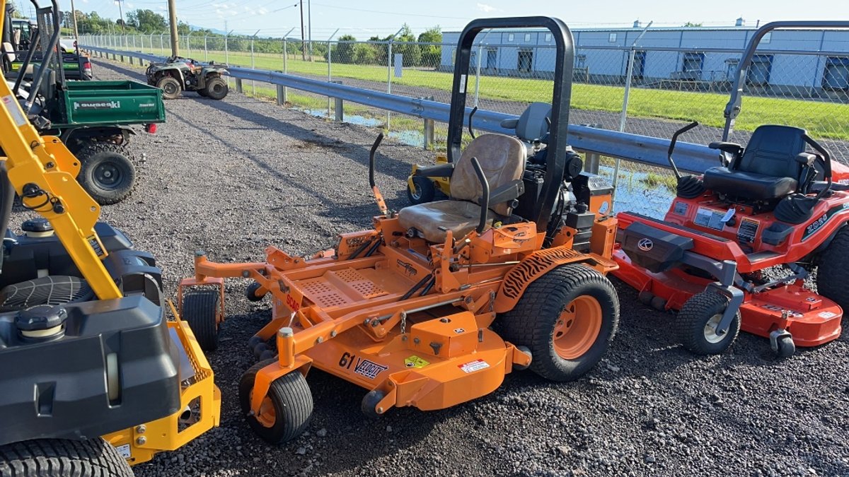 SCAG TURF TIGER ZERO TURN LAWN MOWER