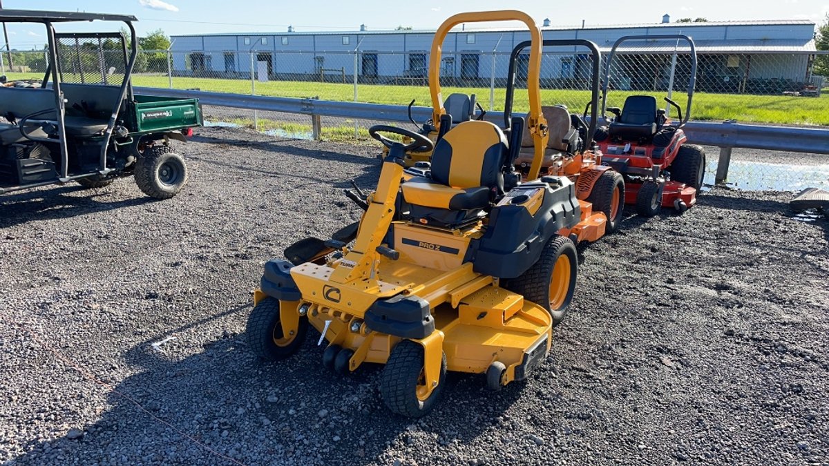 2016 CUB CADET PRO Z ZERO TURN LAWN MOWER