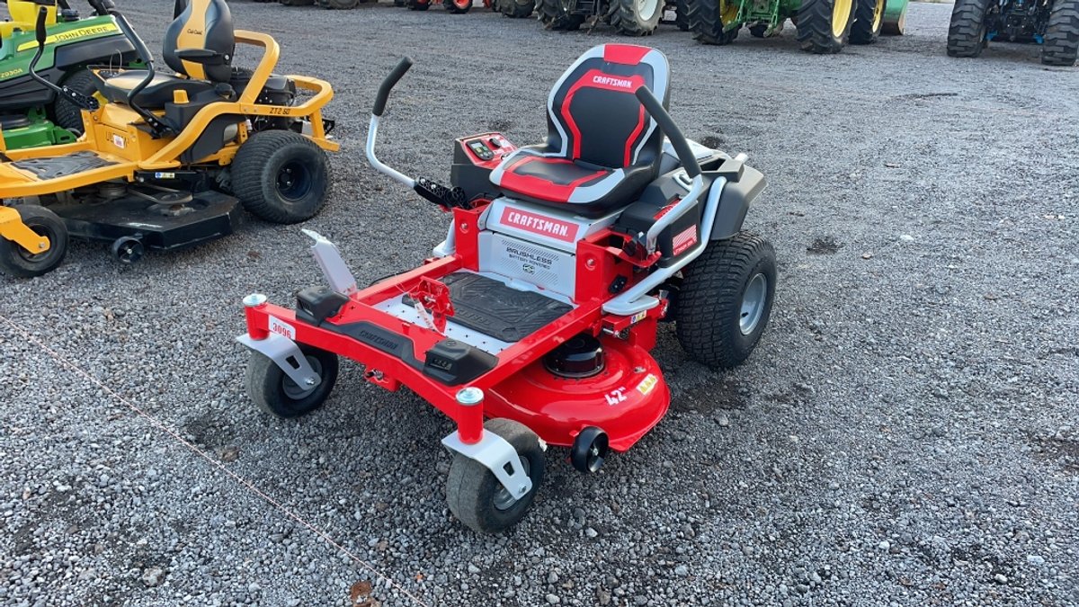 CRAFTSMAN BATTERY POWERED ZERO TURN MOWER