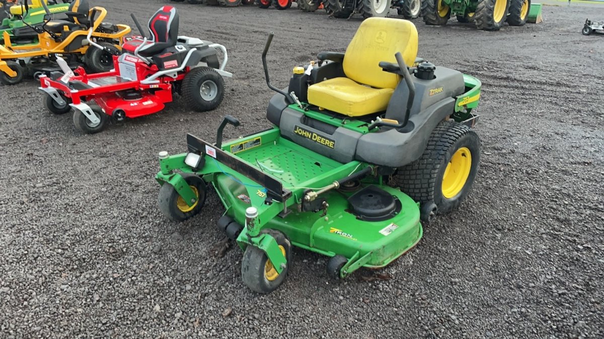JOHN DEERE 757 60" ZERO TURN LAWN MOWER