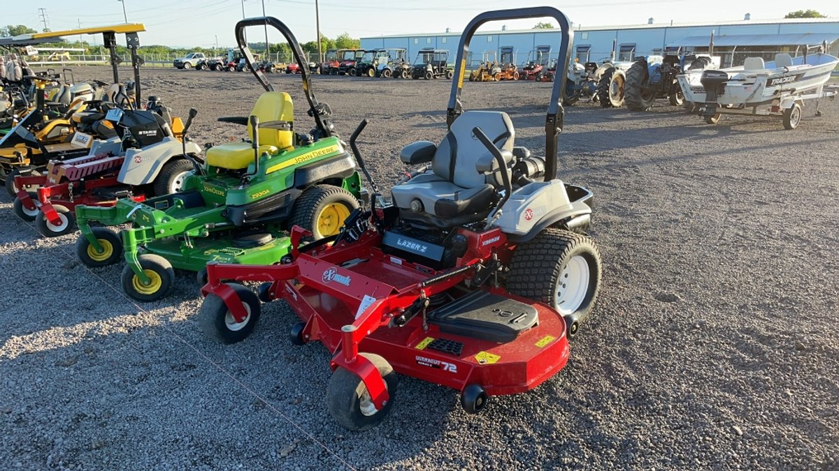 EXMARK LASER Z ZERO TURN LAWN MOWER
