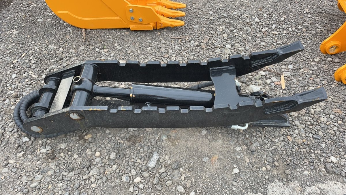 EXCAVATOR HYD THUMB