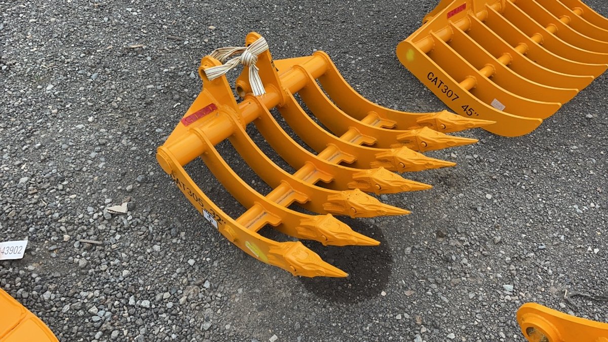 GIYI 32" EXCAVATOR ROCK RAKE