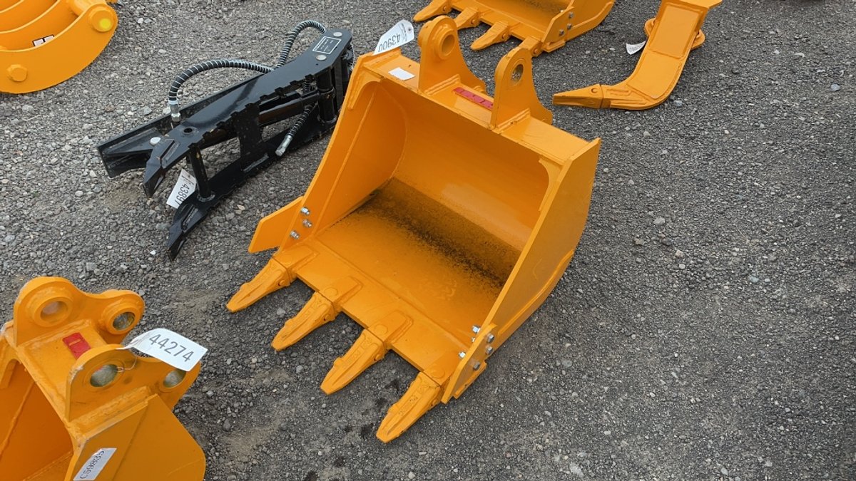 GIYI 24" EXCAVATOR BUCKET