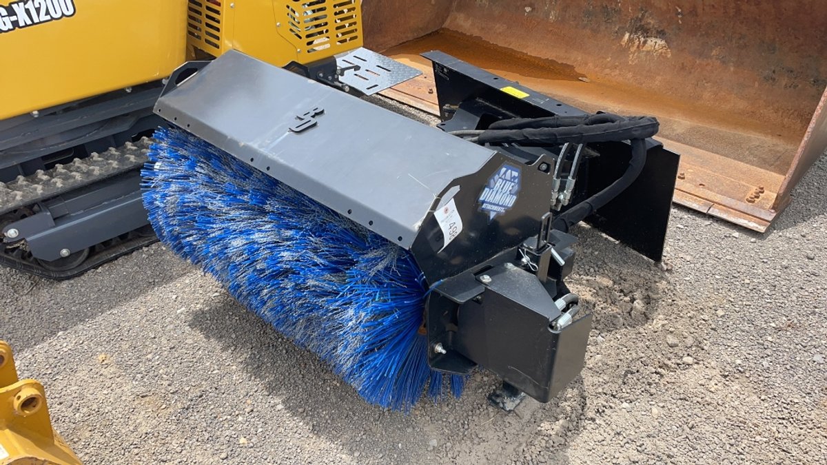 BLUE DIAMOND 36" MINI SKID STEER ANGLE BROOM