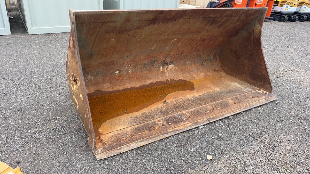 TAG 100" JOHN DEERE 310J SMOOTH BUCKET
