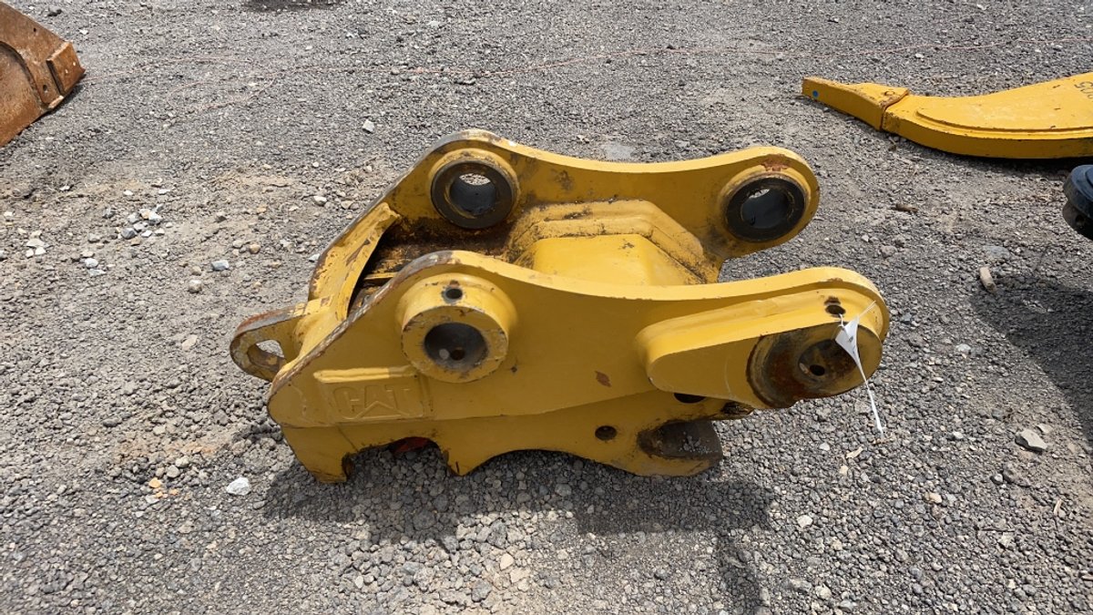 CAT HYD QUICK COUPLER