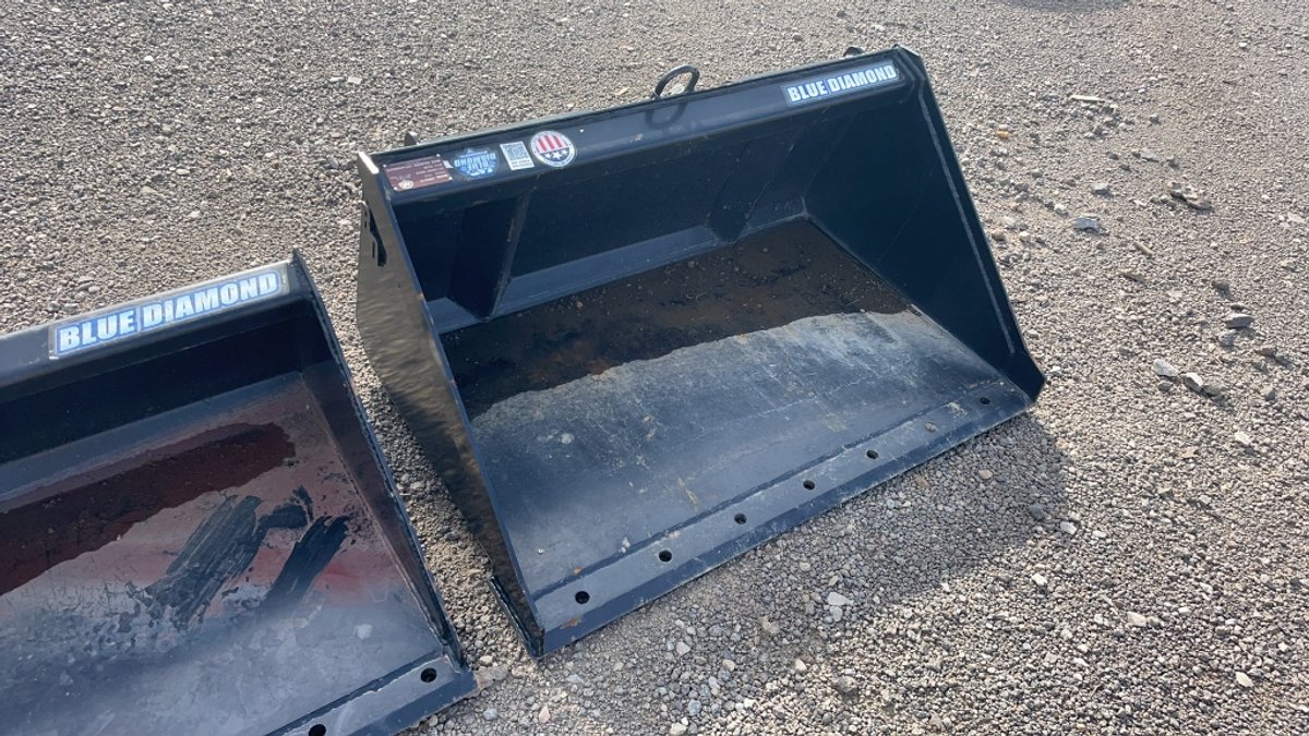 BLUE DIAMOND 44" MINI SKID STEER SMOOTH BUCKET