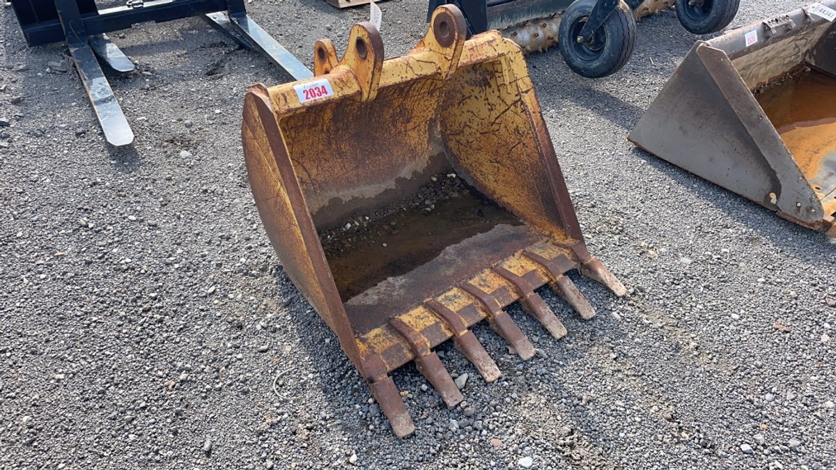 36" EXCAVATOR BUCKET