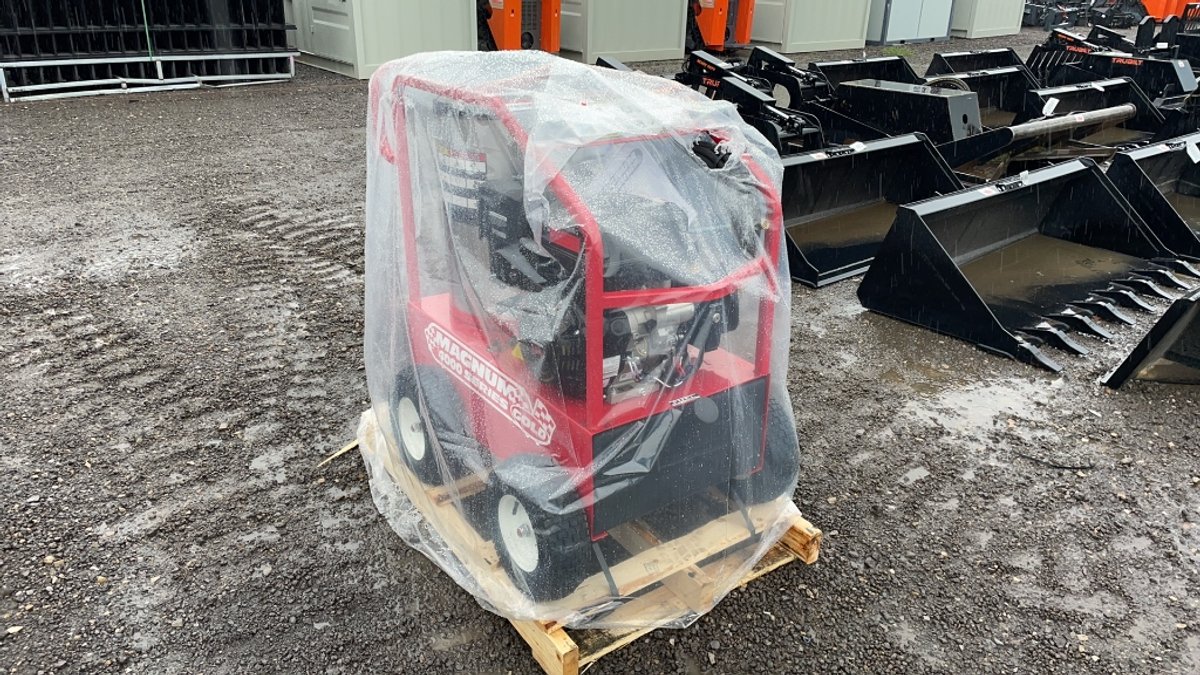 MAGNUM 4000 PORTABLE HOT WATER PRESSURE WASHER