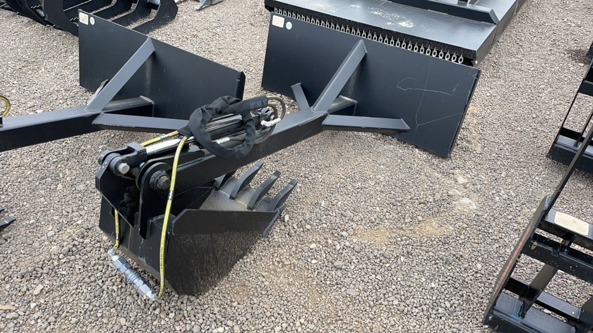 SKID STEER STATIONARY BACKHOE