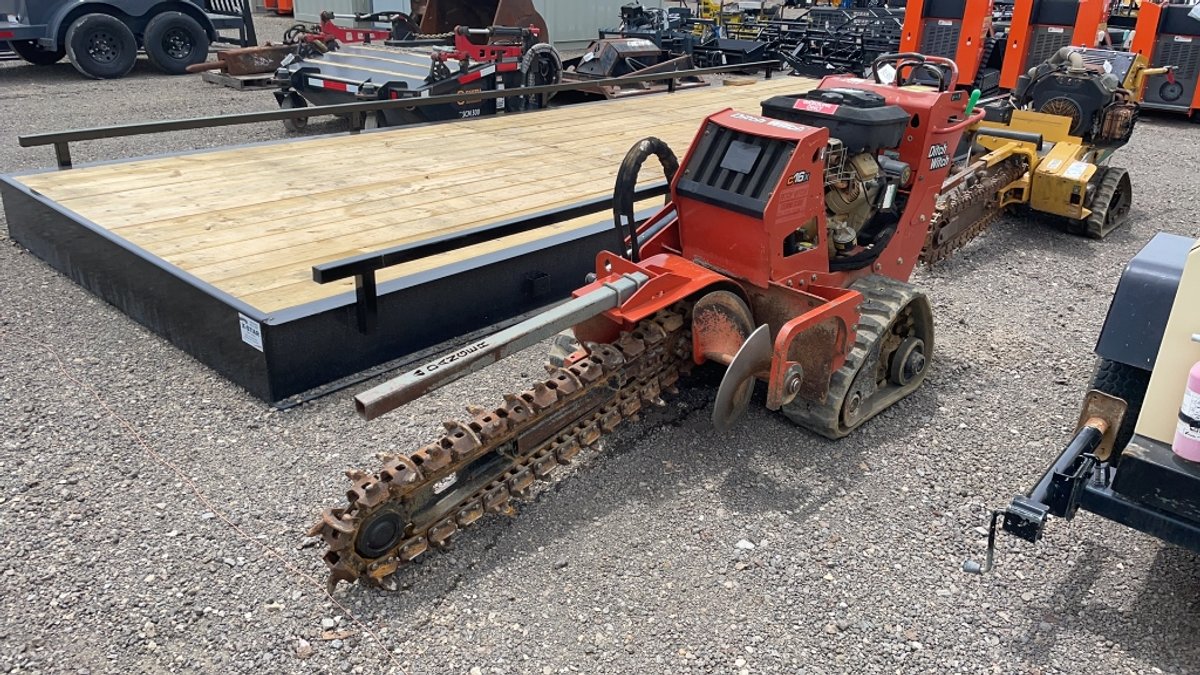 DITCH WITCH C16X WALK BEHIND TRACK TRENCHER