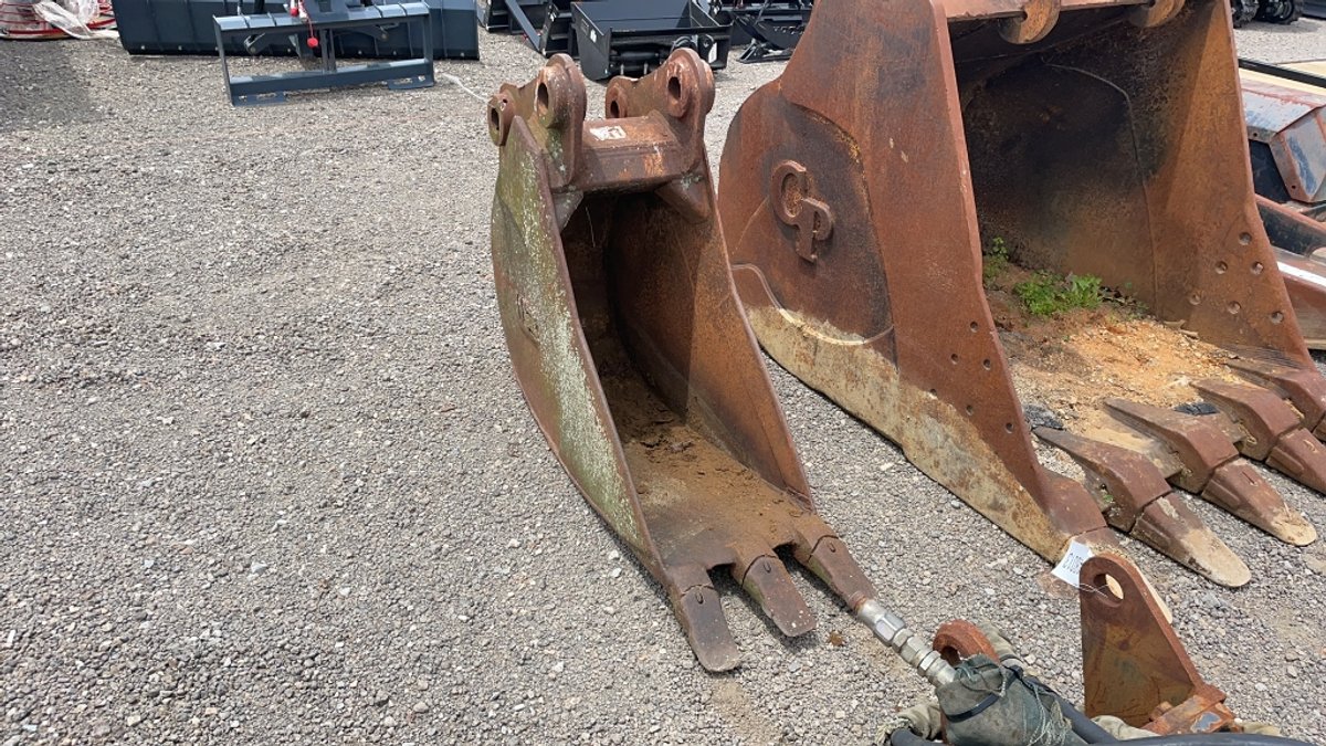 16" EXCAVATOR BUCKET