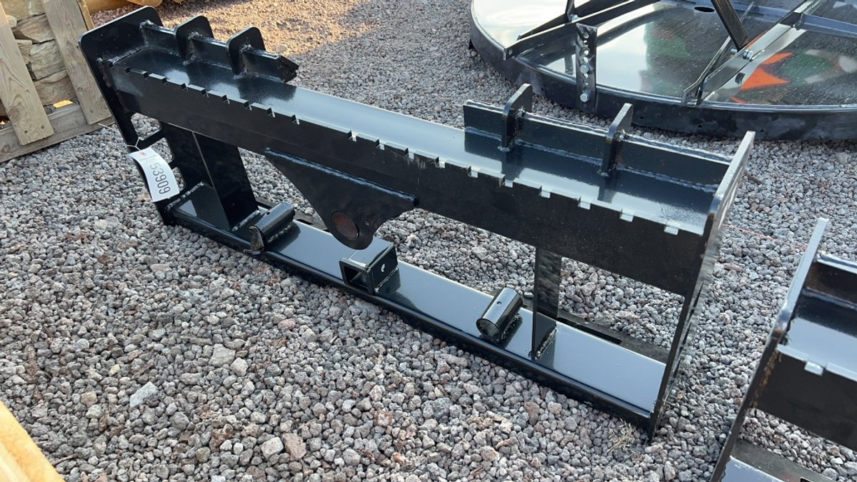 WOLVERINE SKID STEER PALLET FORK / HAY SPEAR FRAME