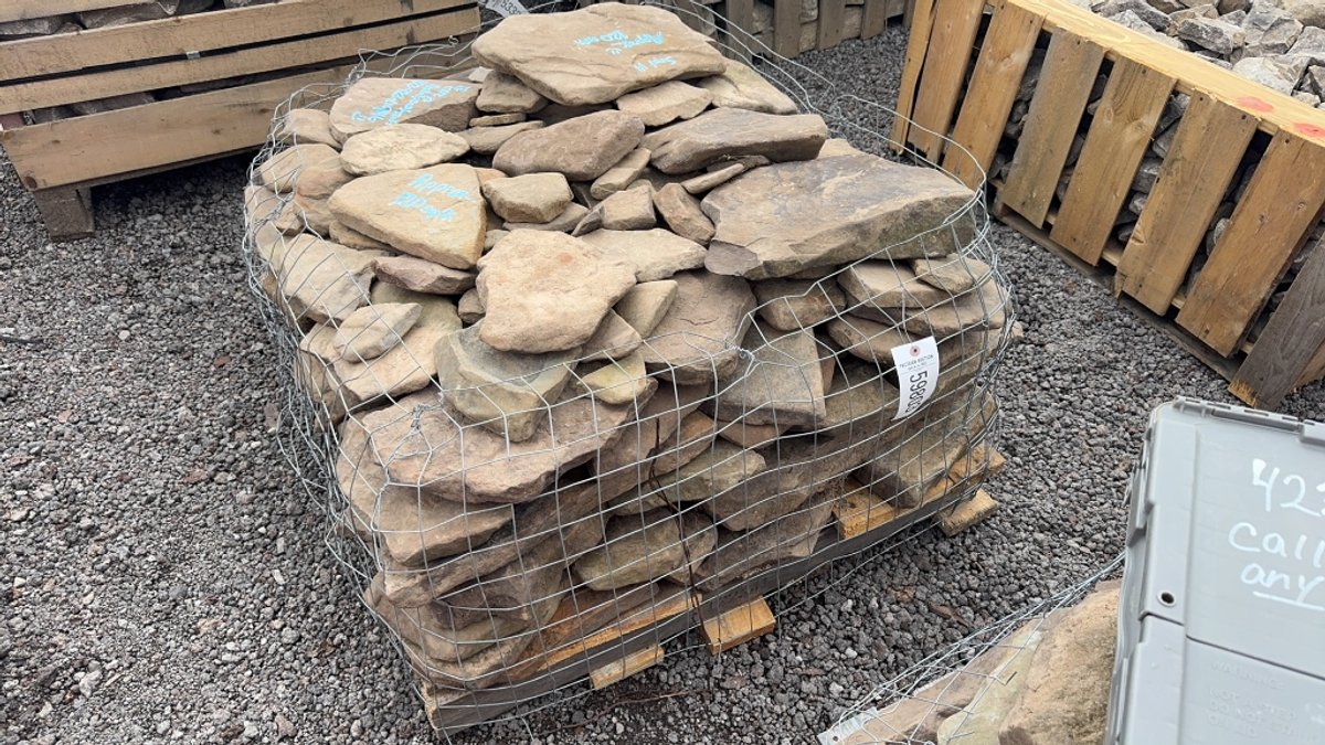 PALLET OF LANDSCAPE ROCK
