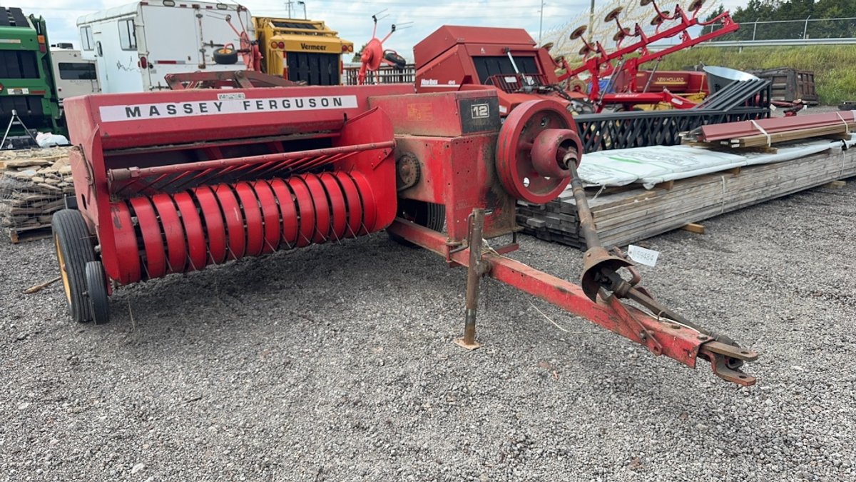 MASSEY FERGUSON MODEL 12 SQUARE BALER