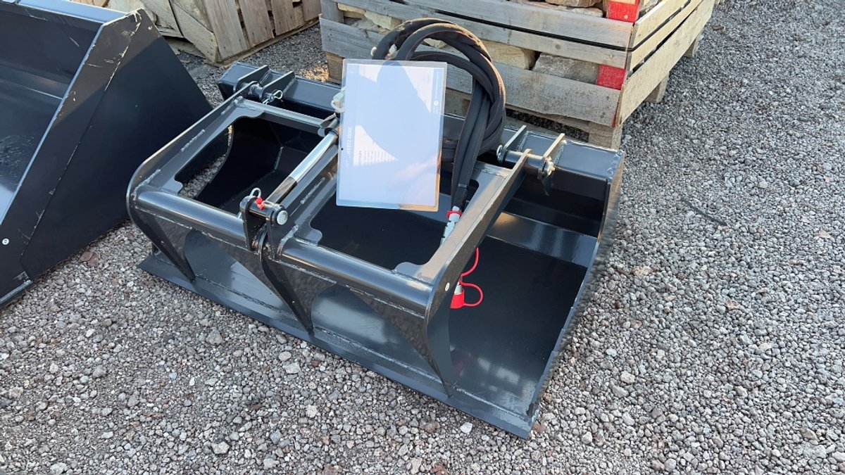 WOLVERINE 44" DINGO GRAPPLE BUCKET