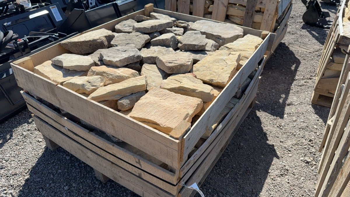 PALLET OF LANDSCAPE ROCKS