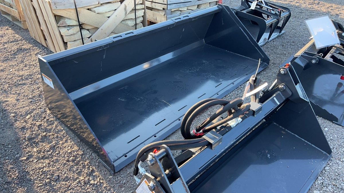 WOLVERINE 84" SKID STEER SMOOTH BUCKET