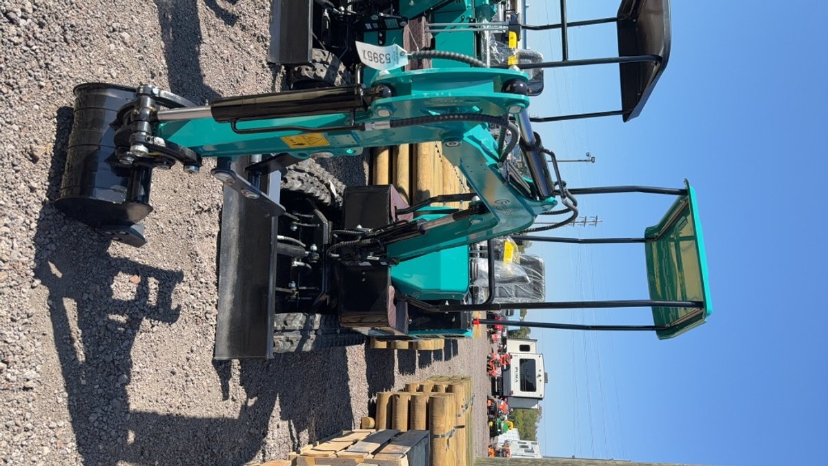 2025 CFG QH12R MINI EXCAVATOR