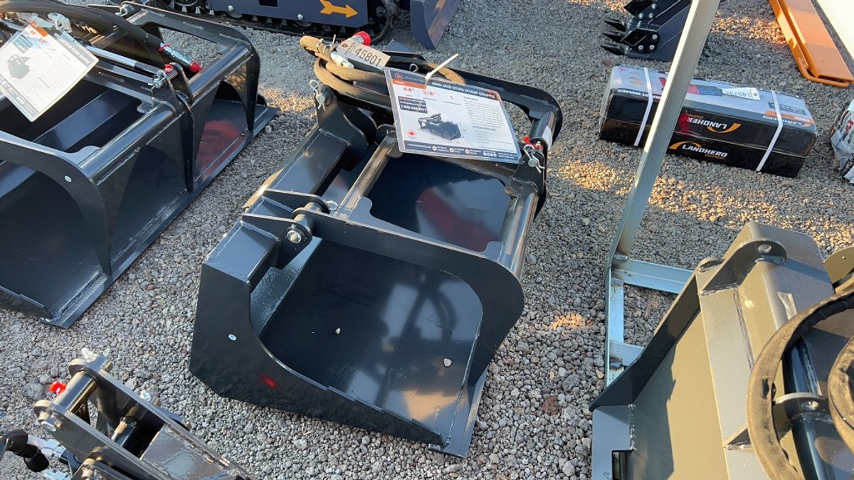 WOLVERINE 44" DINGO GRAPPLE BUCKET