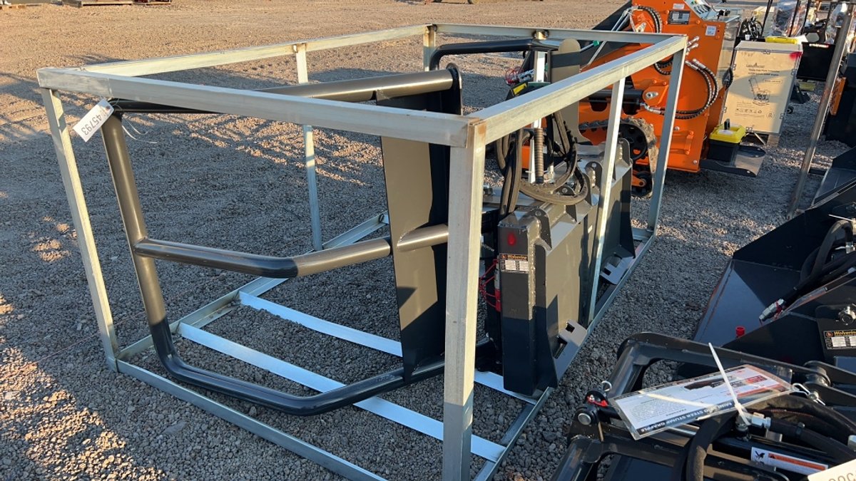 WOLVERINE SKID STEER BALE SQUEEZE