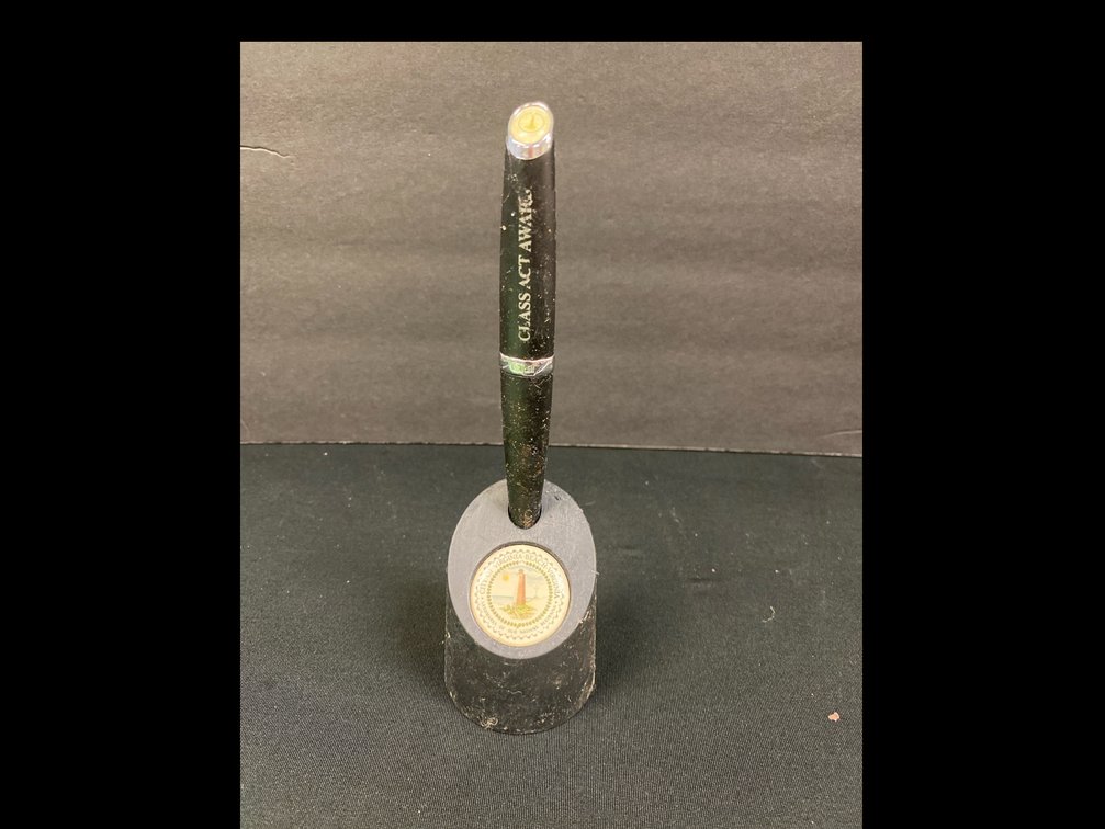 Virginia Beach ball pen holder