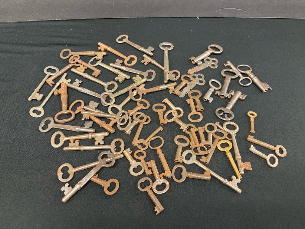 Antique & vintage keys