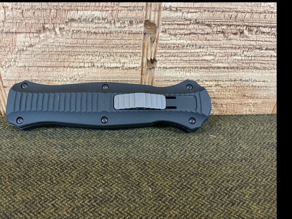 Benchmade OTF Automatic Knife