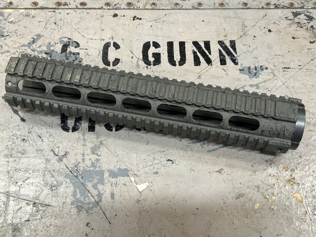 Free float AR Quad Rail Hand Guard