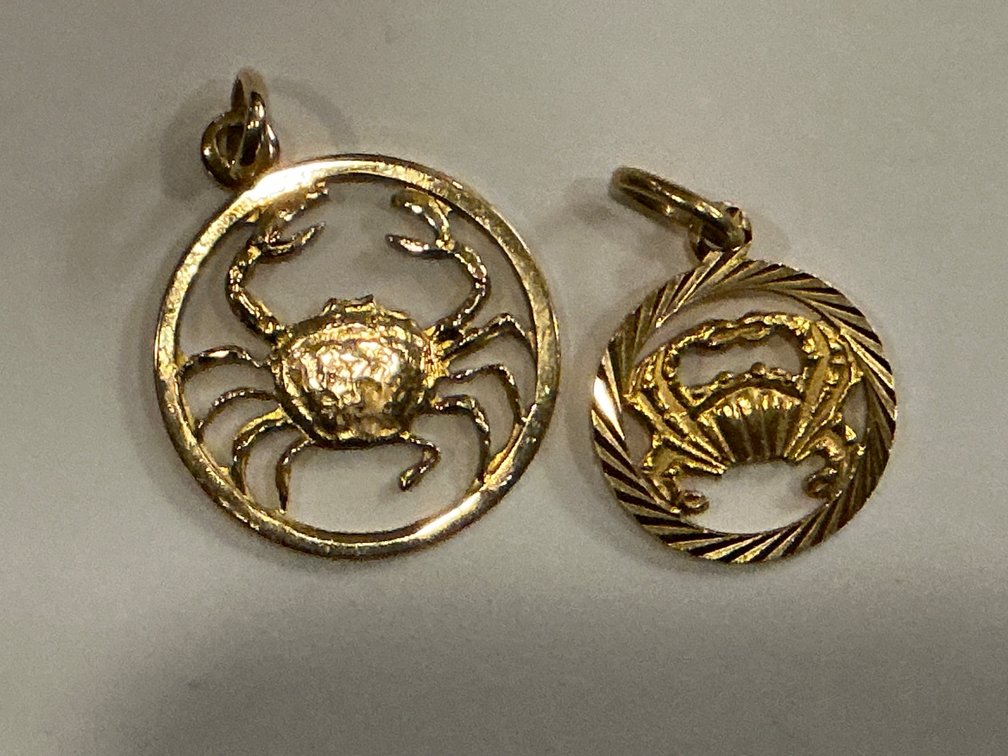Set of Two 18K Gold Crab Medallion Pendants, 6.06 Grams