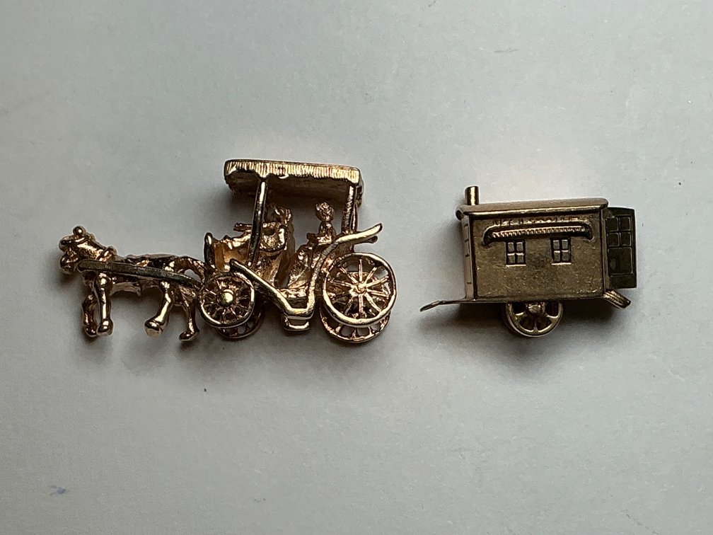 14K Gold Carriage and Wagon Miniature Charms, 8.37 Grams